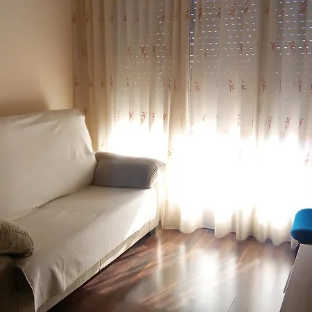 Pau Casals Apartament *